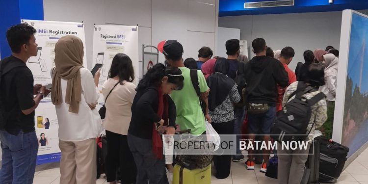 Dugaan Kecurangan Bea Masuk dan Pajak di Balik Registrasi IMEI HKT di Batam