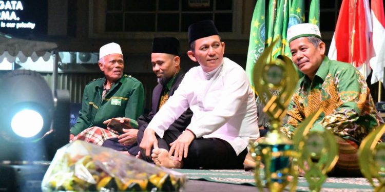 Gubernur Ansar Pimpin Masyarakat Batam Berselawat
